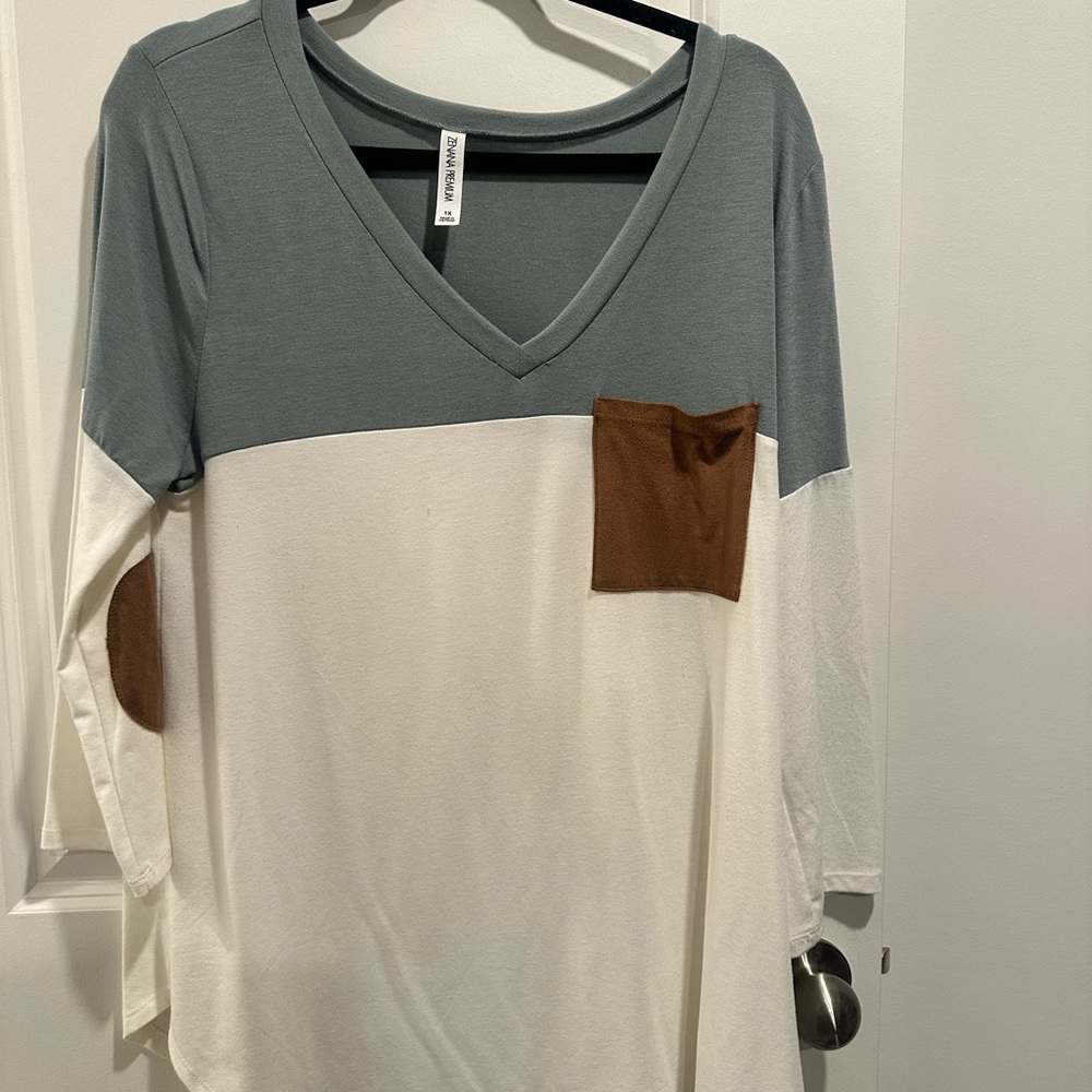 V-Neck Colorblock Long Sleeve Top